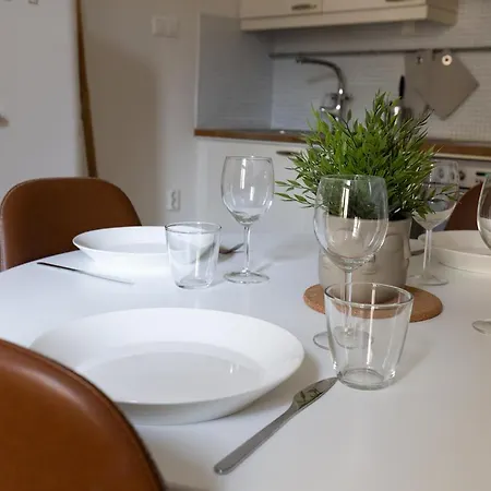 Apartment 2ndhomes Cozy And Spacious In Idyllic Katajanokka
