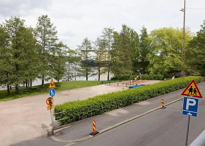 Apartment 2ndhomes Cozy And Spacious In Idyllic Katajanokka